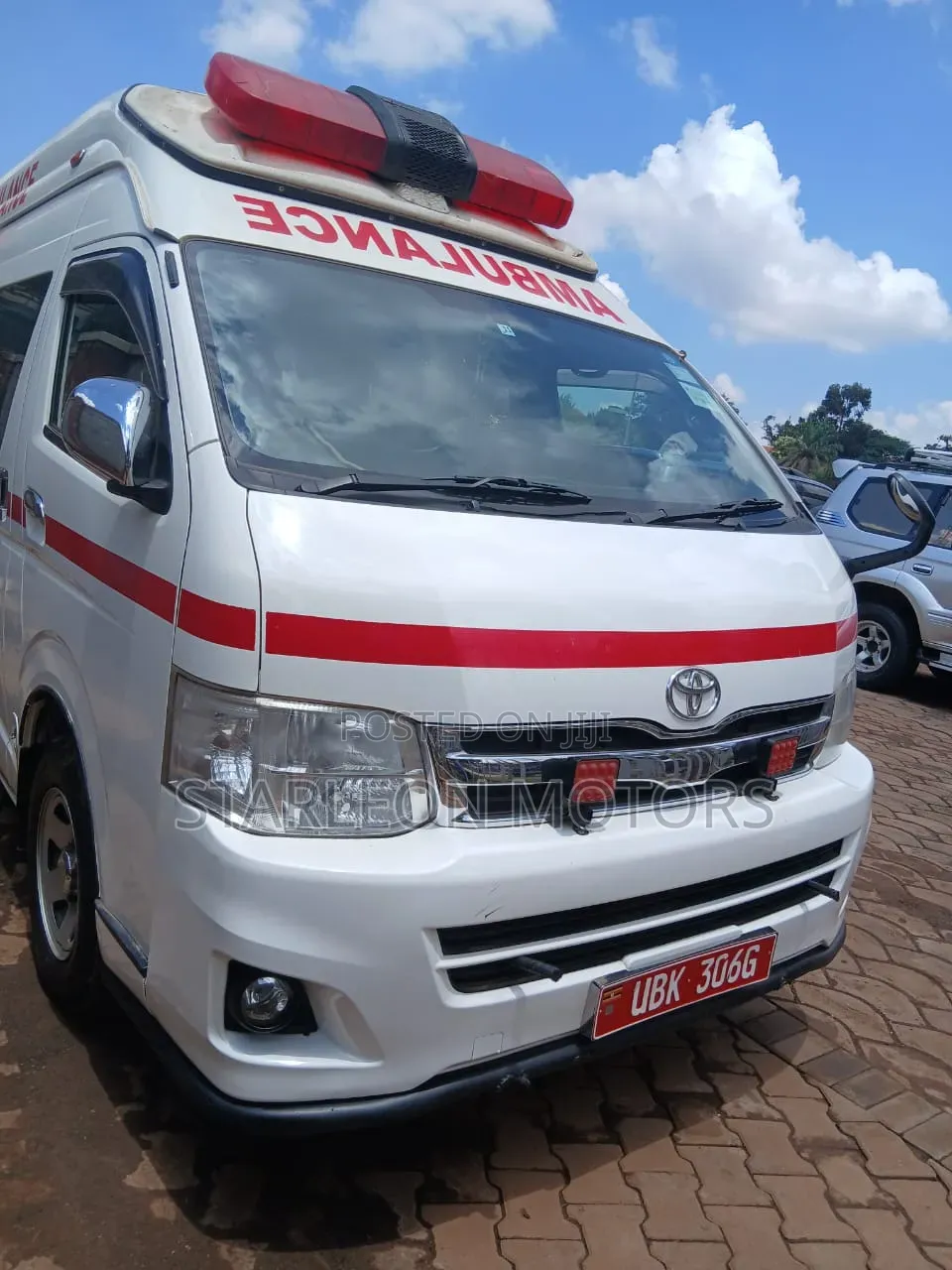 Toyota HiAce 2014 White