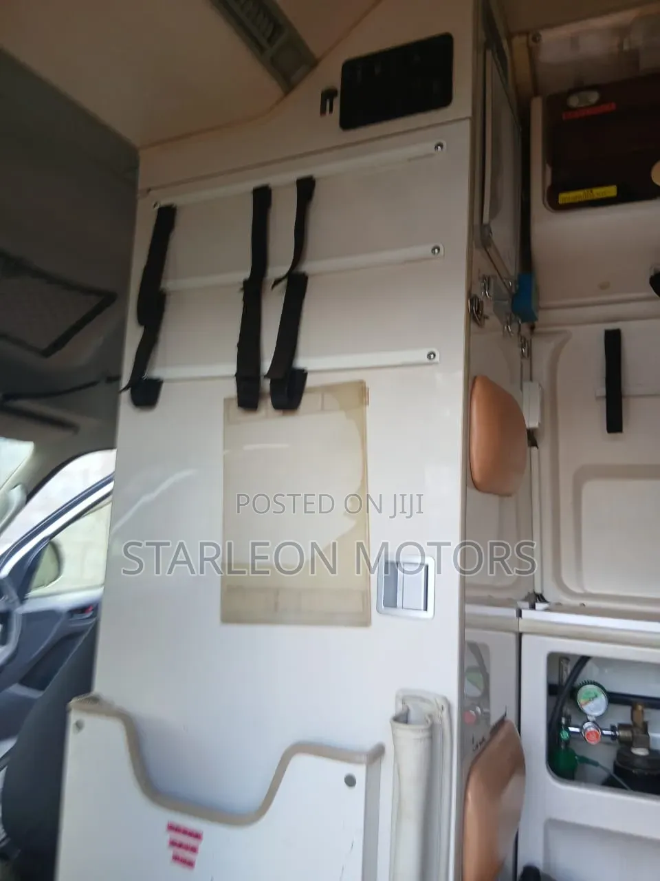 Toyota HiAce 2014 White