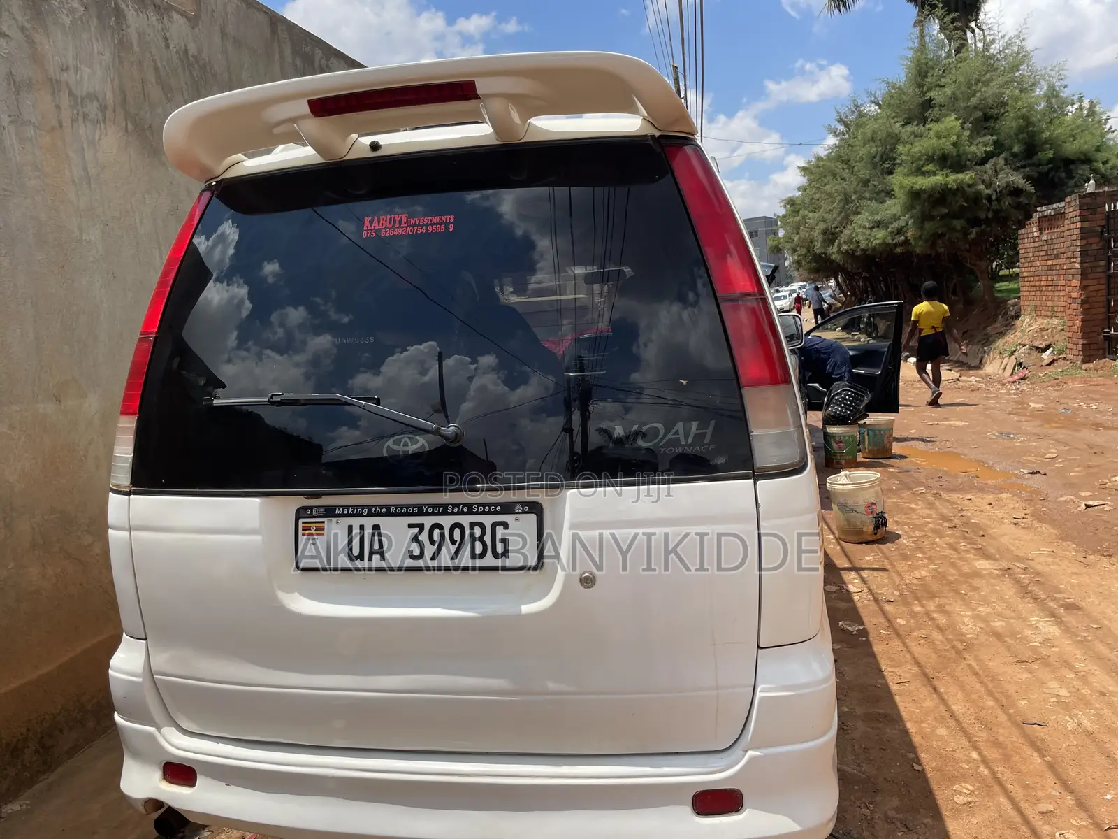 Toyota Noah 2002 White