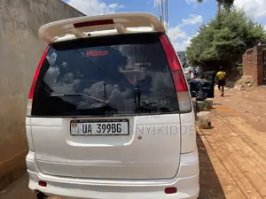 Toyota Noah 2002 White