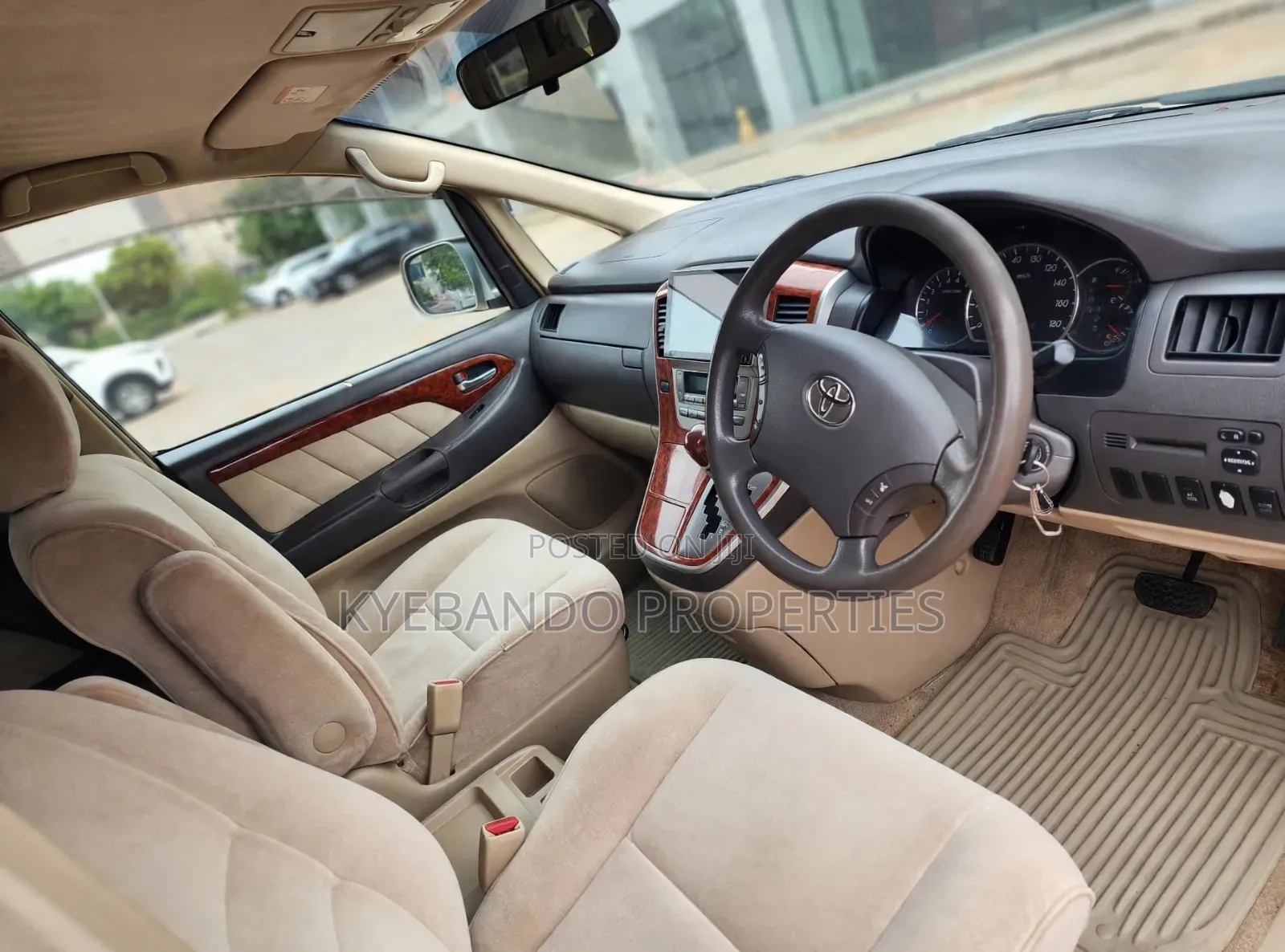Toyota Alphard 2.4 Petrol AWD 2004 Silver