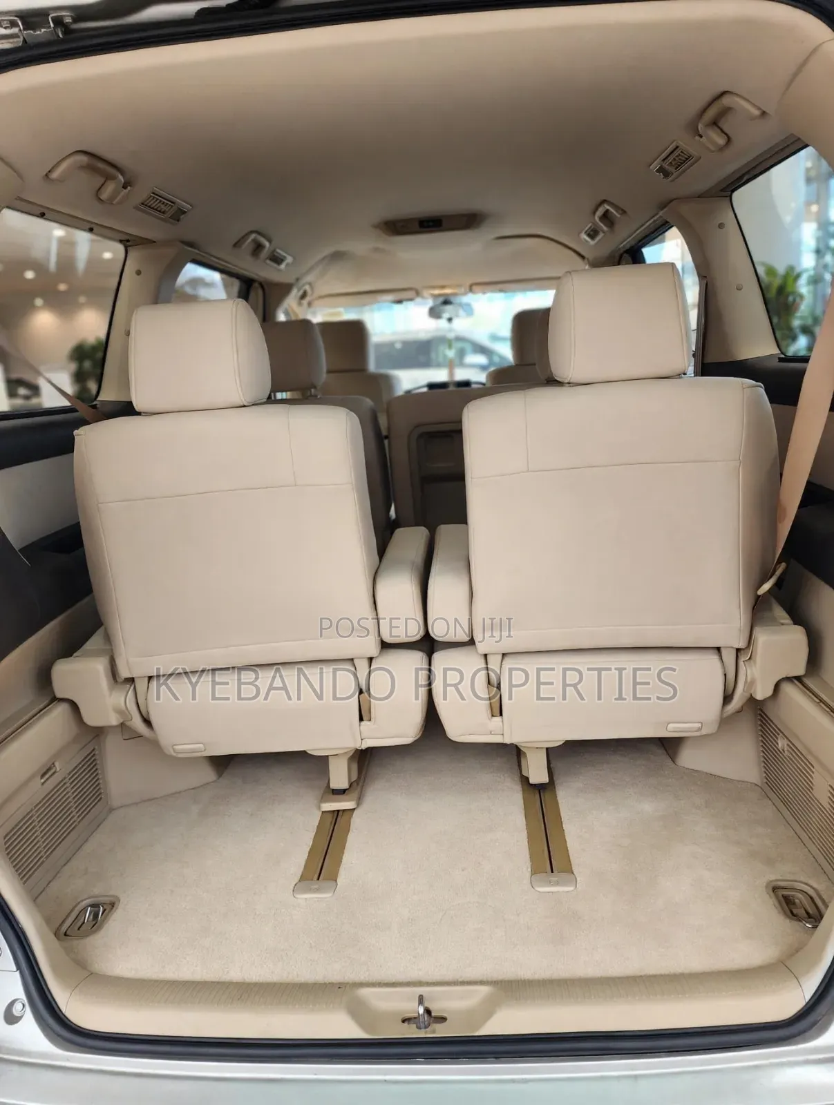 Toyota Alphard 2.4 Petrol AWD 2004 Silver