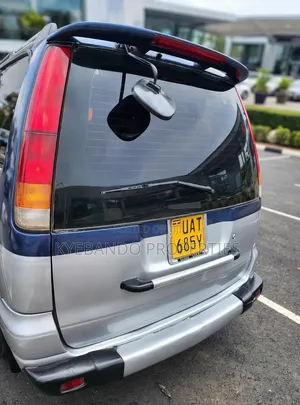 Toyota Noah 2.0 AWD (8 Seater) 2001 Blue