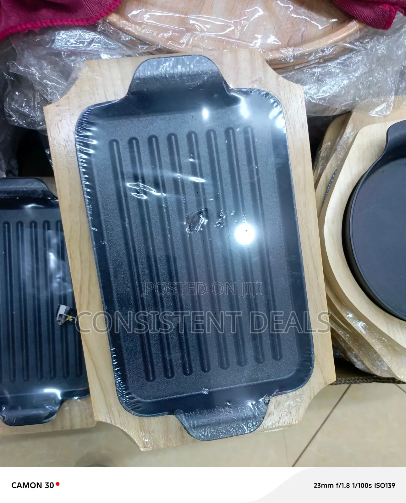 Cast Iron Grill Pan With Wooden Base