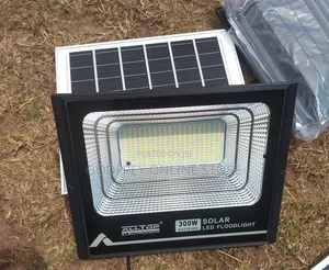 300w Solar Floodlight With Rethium Battery and Remote