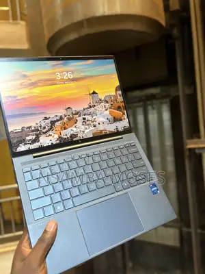 Laptop HP Dragonfly G4 32GB Intel Core i7 SSD 512GB