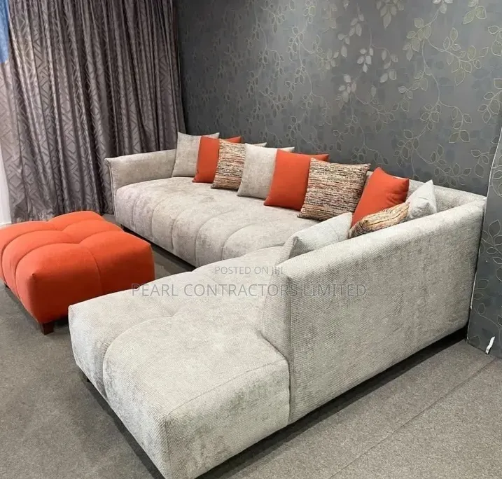 Sofas/Classic Lsofa With Center Piece.