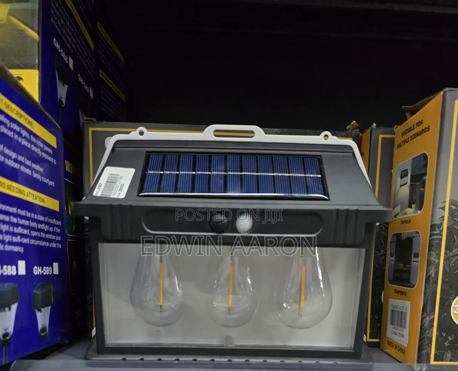3 Bulbs Wall Mounted Solar Sensor Lamp