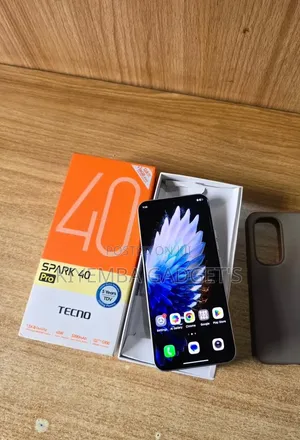 New Tecno Spark 40 Pro 256 GB Silver
