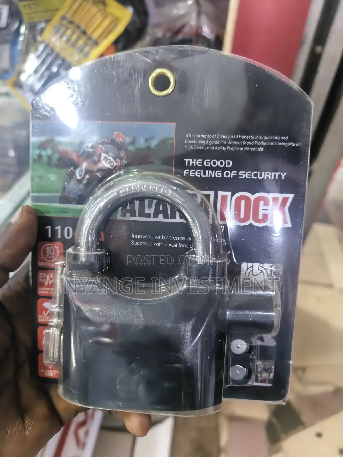 110dB Heavy-Duty Alarm Padlock With a Built-in Motion and Shock Sensor