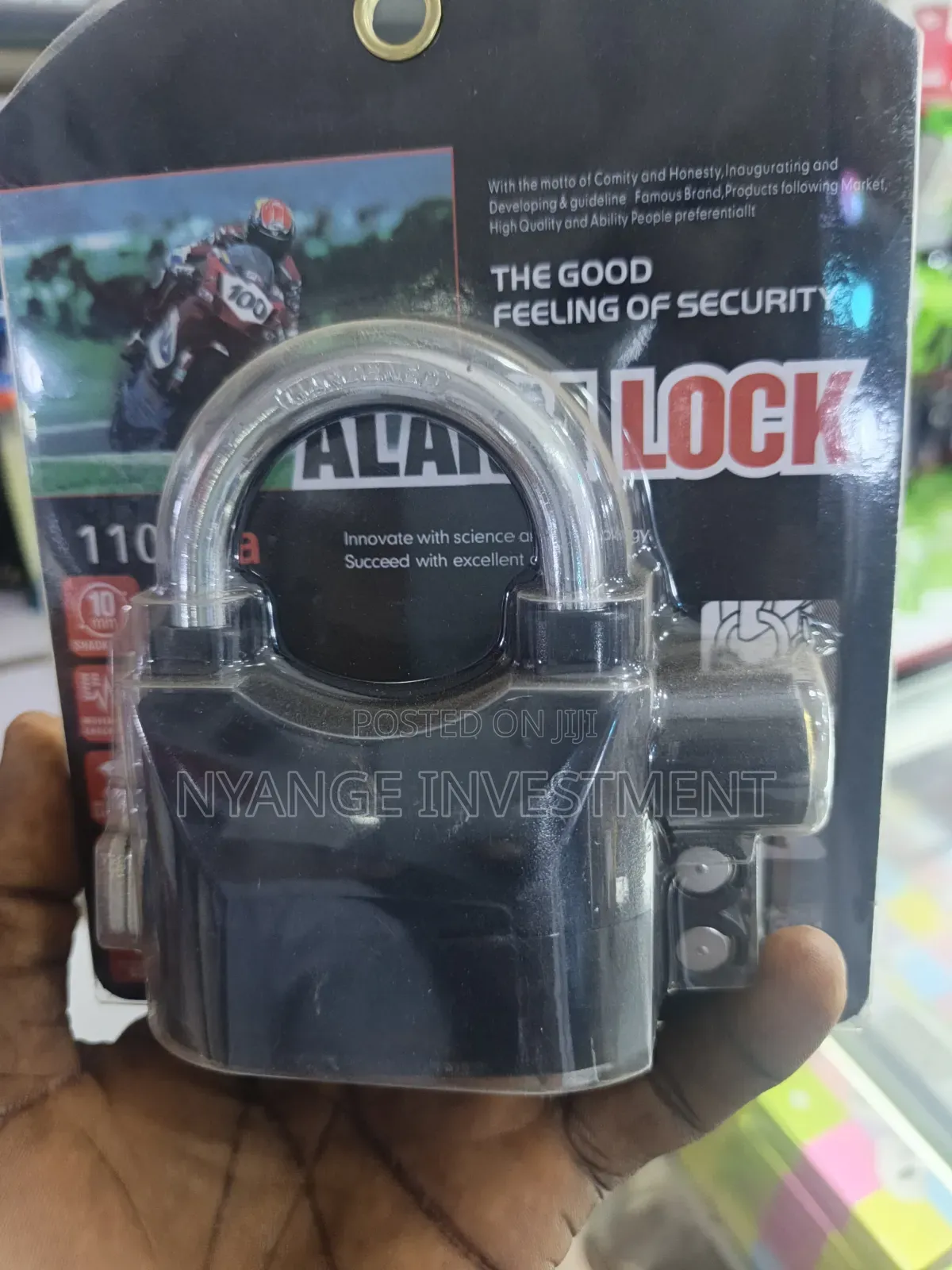 110dB Heavy-Duty Alarm Padlock With a Built-in Motion and Shock Sensor