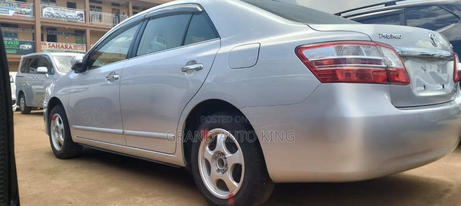 Toyota Premio 1.8 FWD 2013 Silver