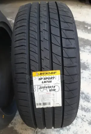 225/45r18 Dunlop Tyre