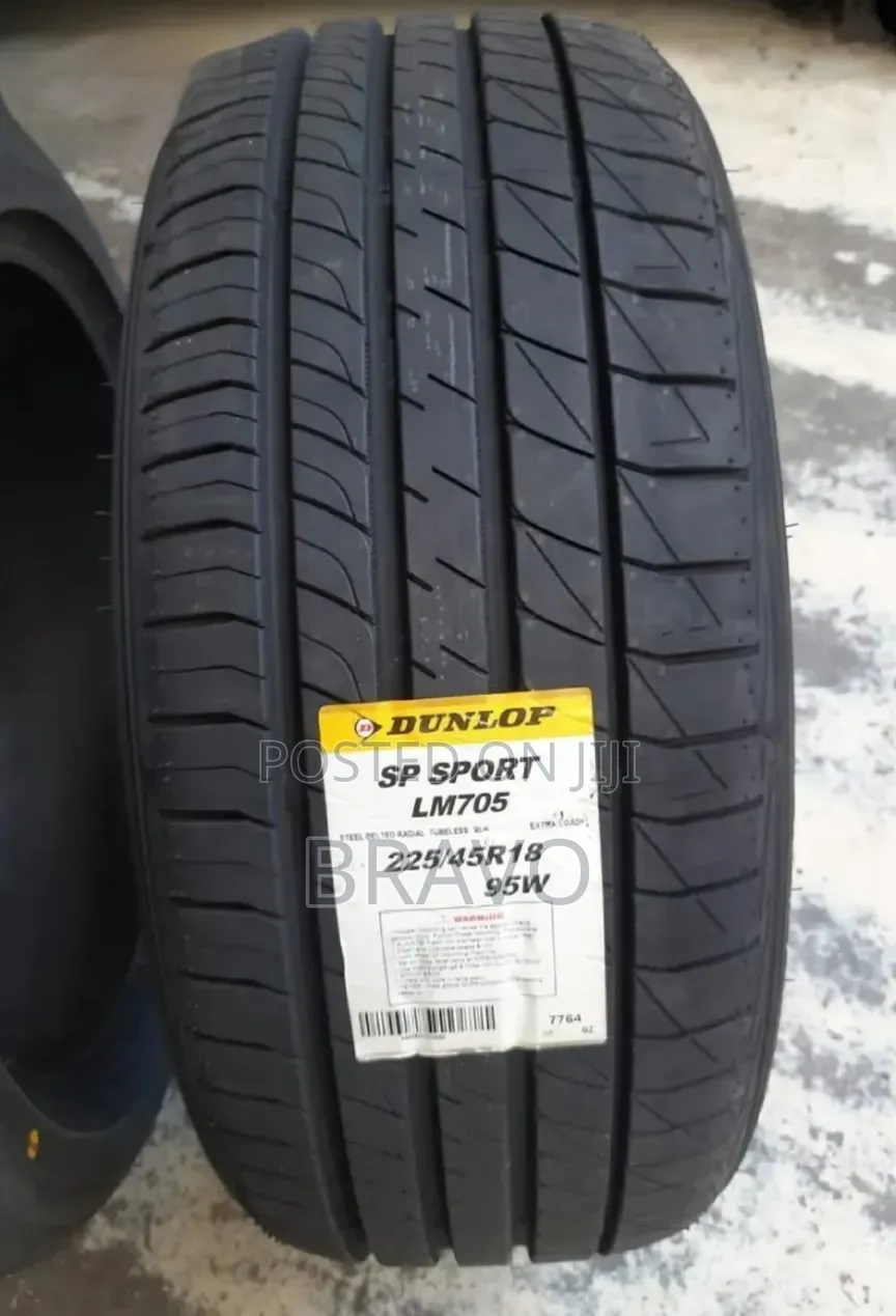 225/45r18 Dunlop Tyre