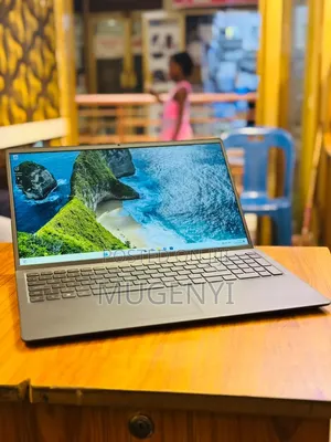 Laptop Dell Vostro 3520 8GB Intel Core i7 SSD 512GB
