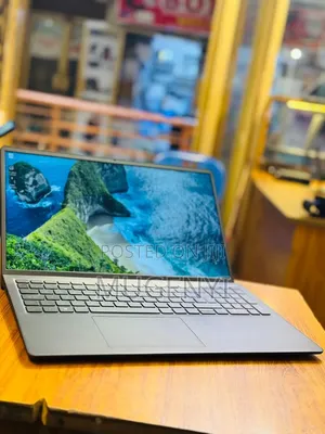 Laptop Dell Vostro 3520 8GB Intel Core i7 SSD 512GB