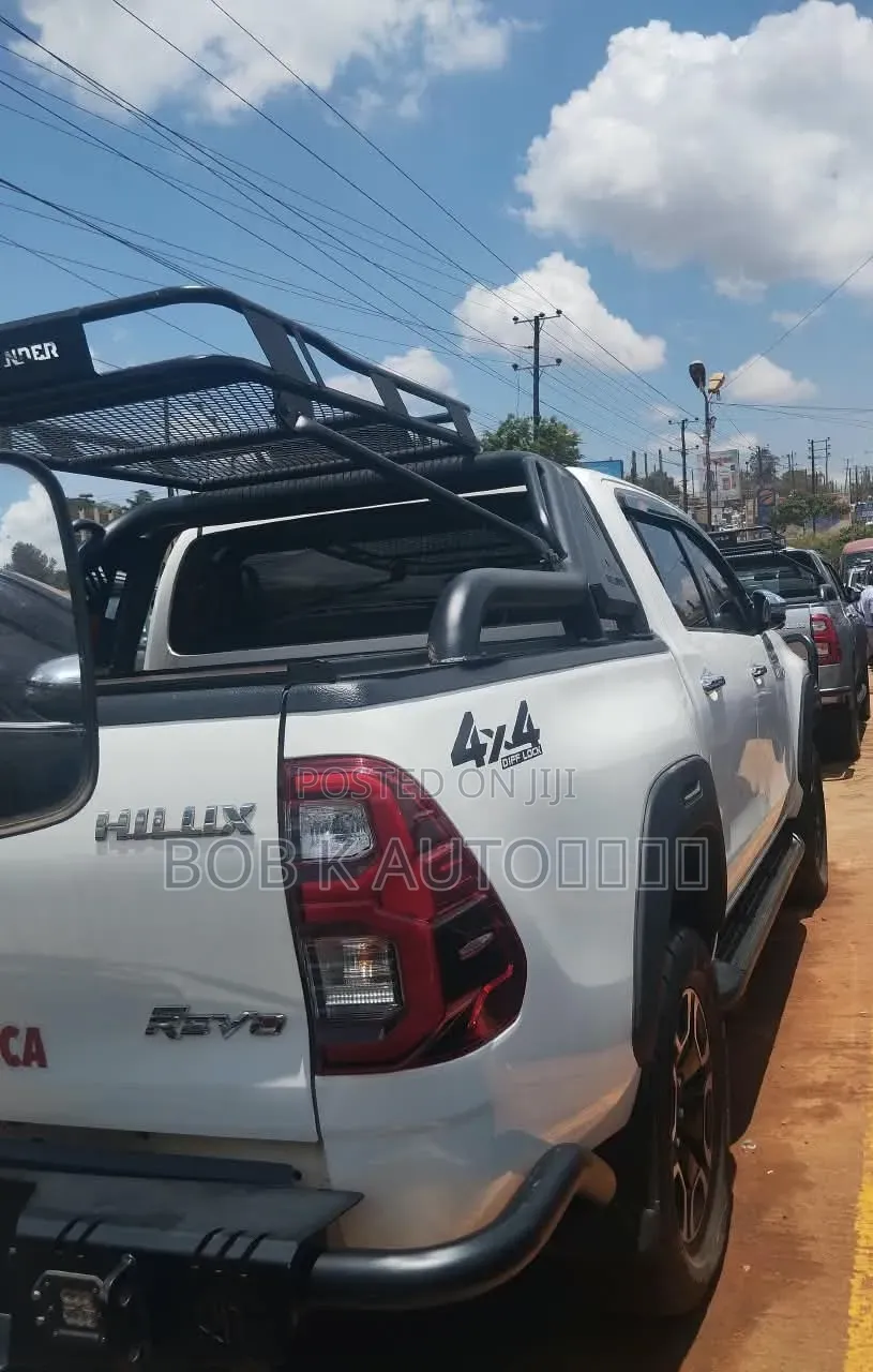 Toyota Hilux Revo Double Cab Deisel 2.4 AWD 2021 White