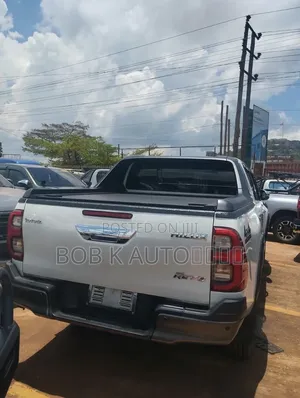New Toyota Hilux 2023 White