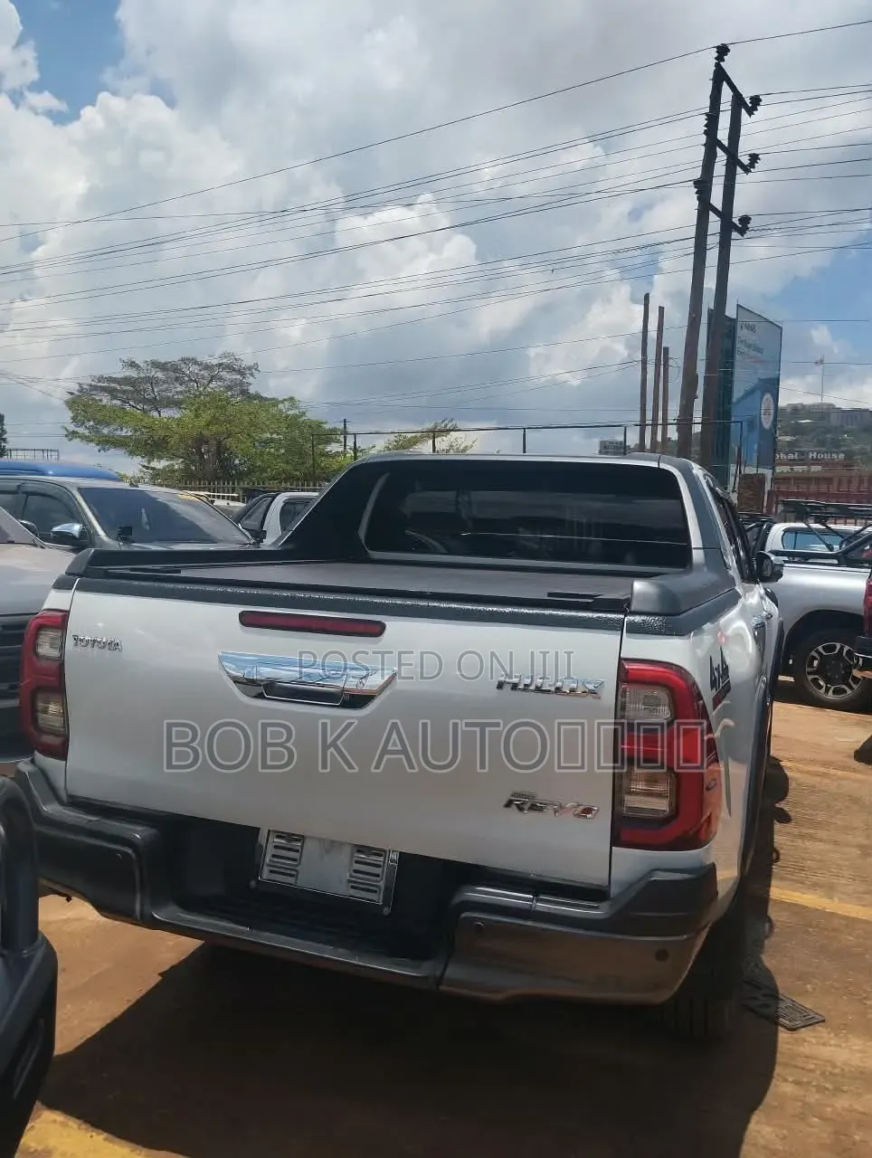 New Toyota Hilux 2023 White