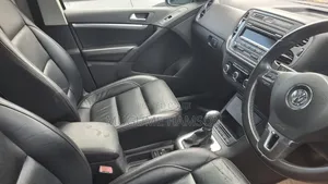 Volkswagen Tiguan 2013 Black