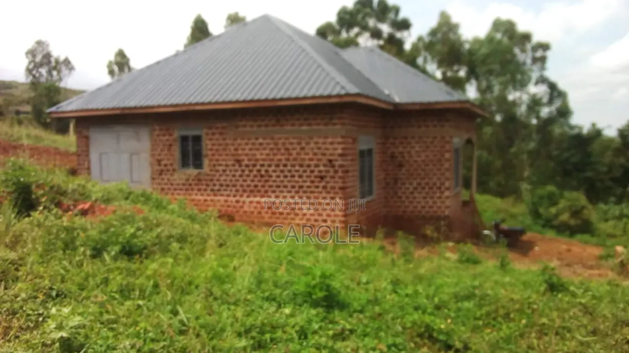 4bdrm Bungalow in Jomayi Estate -, Nakisunga for sale