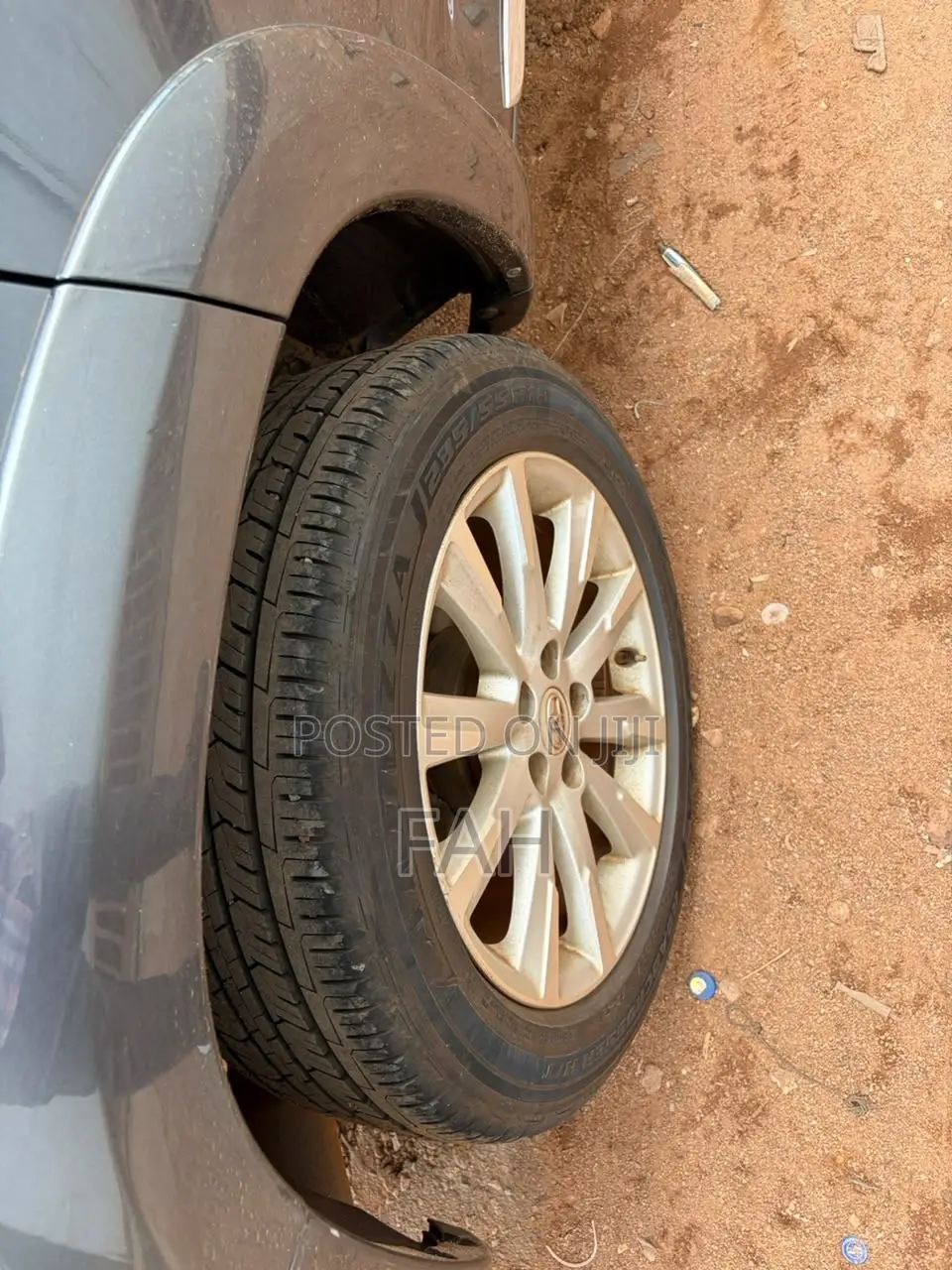 Toyota Vanguard 2011 Gray