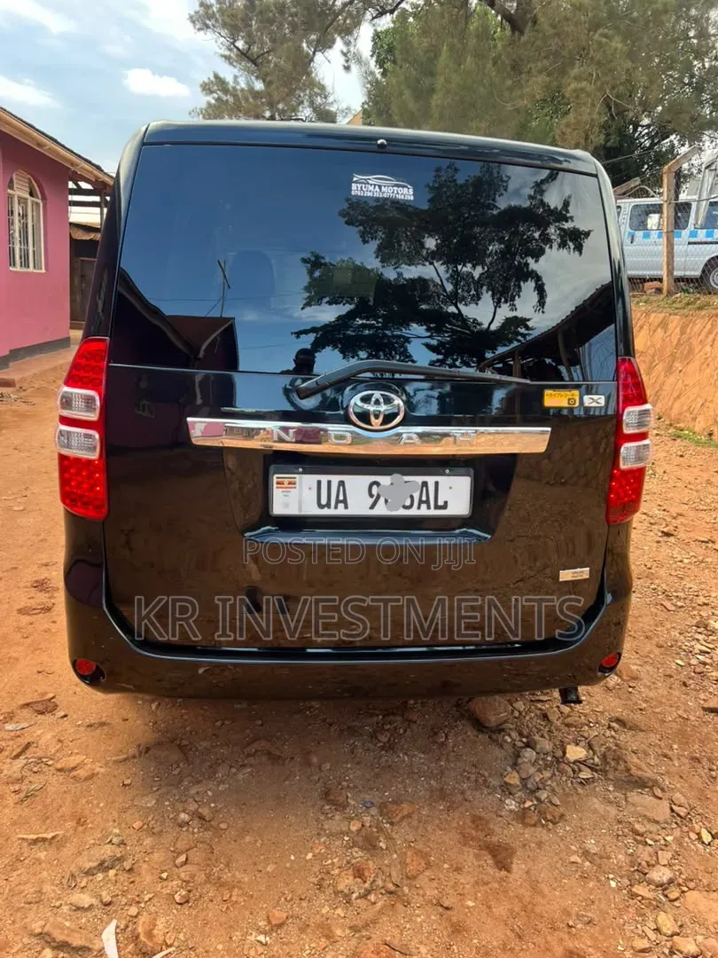 Toyota Noah 2012 Black
