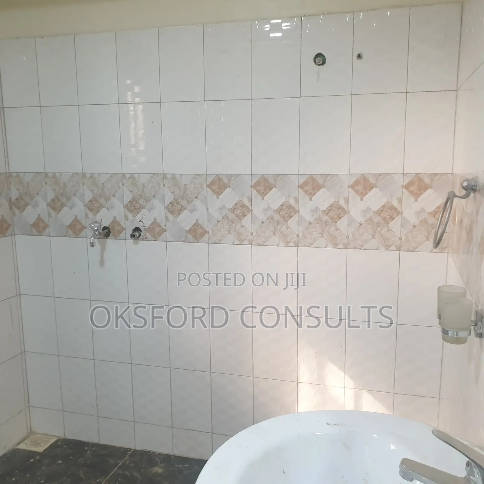 3bdrm Apartment in Makindye for rent