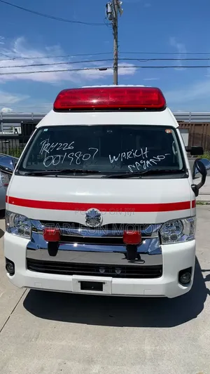 Toyota HiAce 2018 White