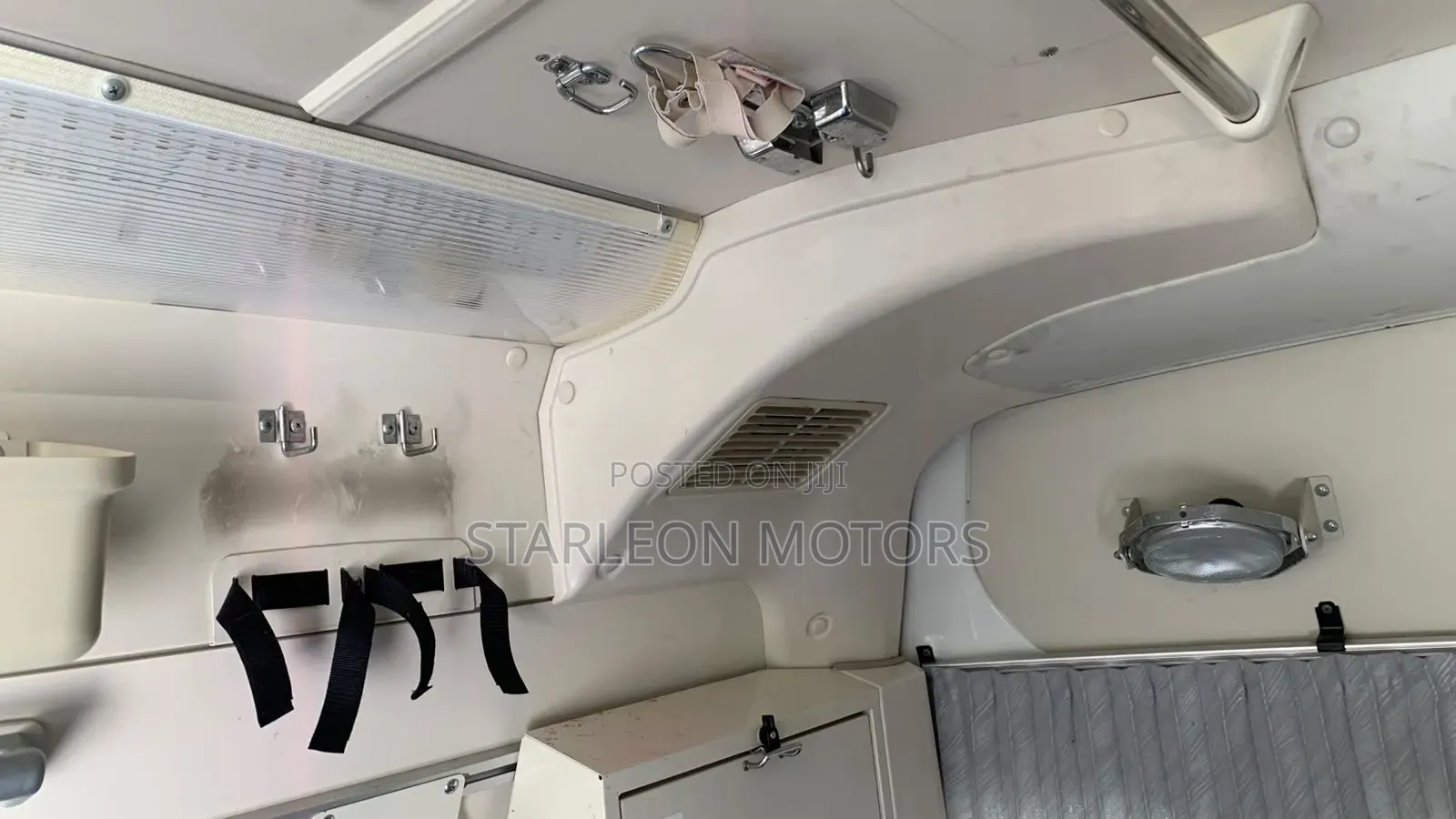 Toyota HiAce 2018 White