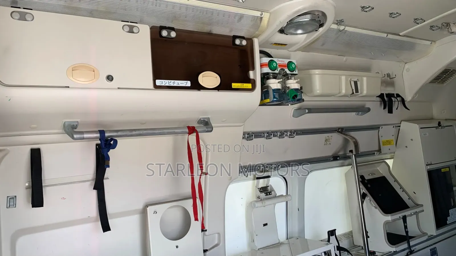 Toyota HiAce 2018 White