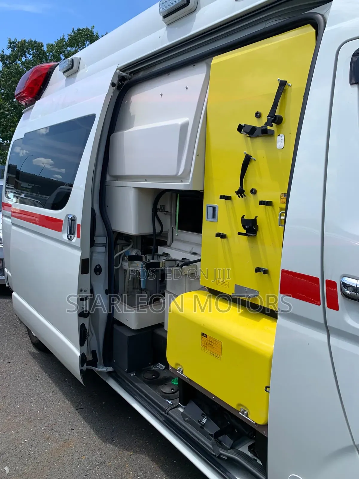 Toyota HiAce 2018 White