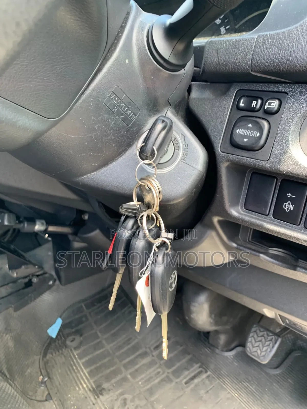 Toyota HiAce 2018 White