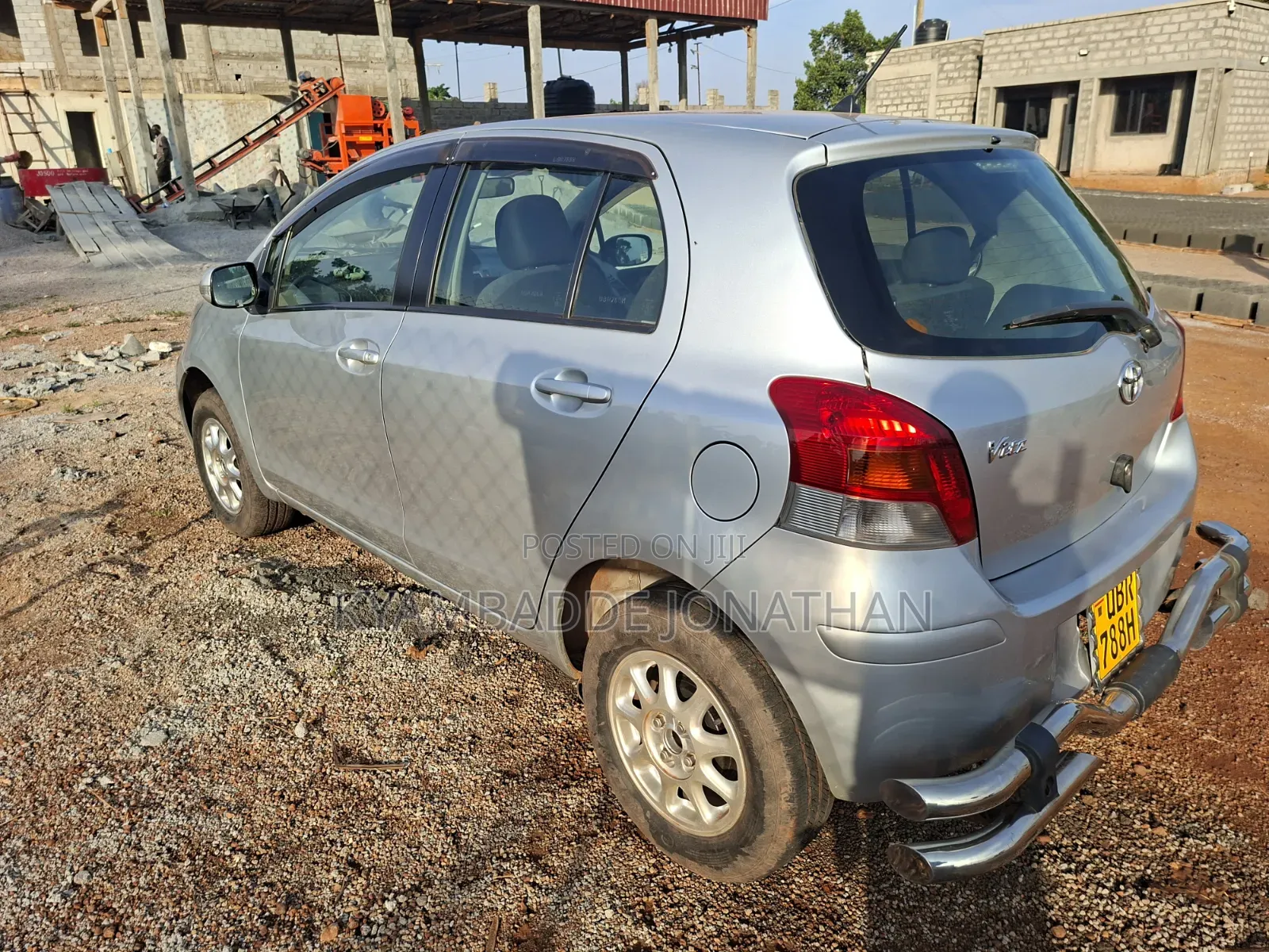 Toyota Vitz 2009 Silver