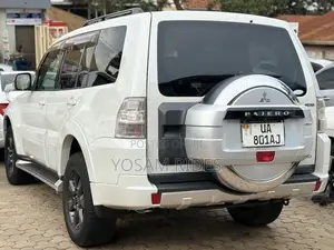 Mitsubishi Pajero 3.2 Di-Dc GLS 2011 White
