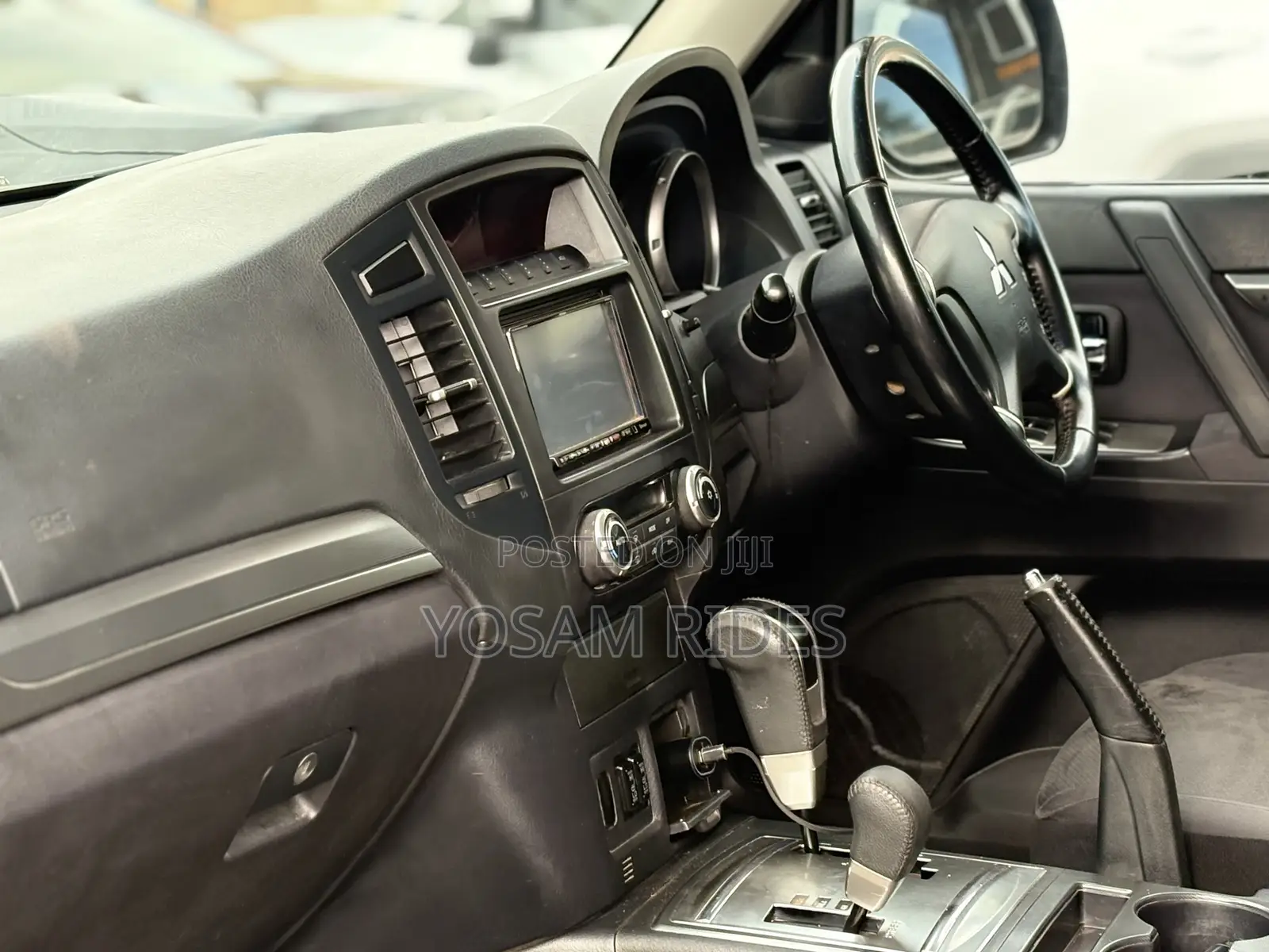 Mitsubishi Pajero 3.2 Di-Dc GLS 2011 White