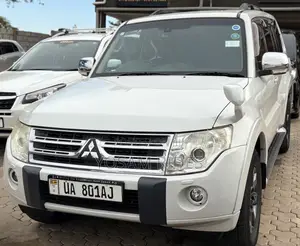 Mitsubishi Pajero 3.2 Di-Dc GLS 2011 White