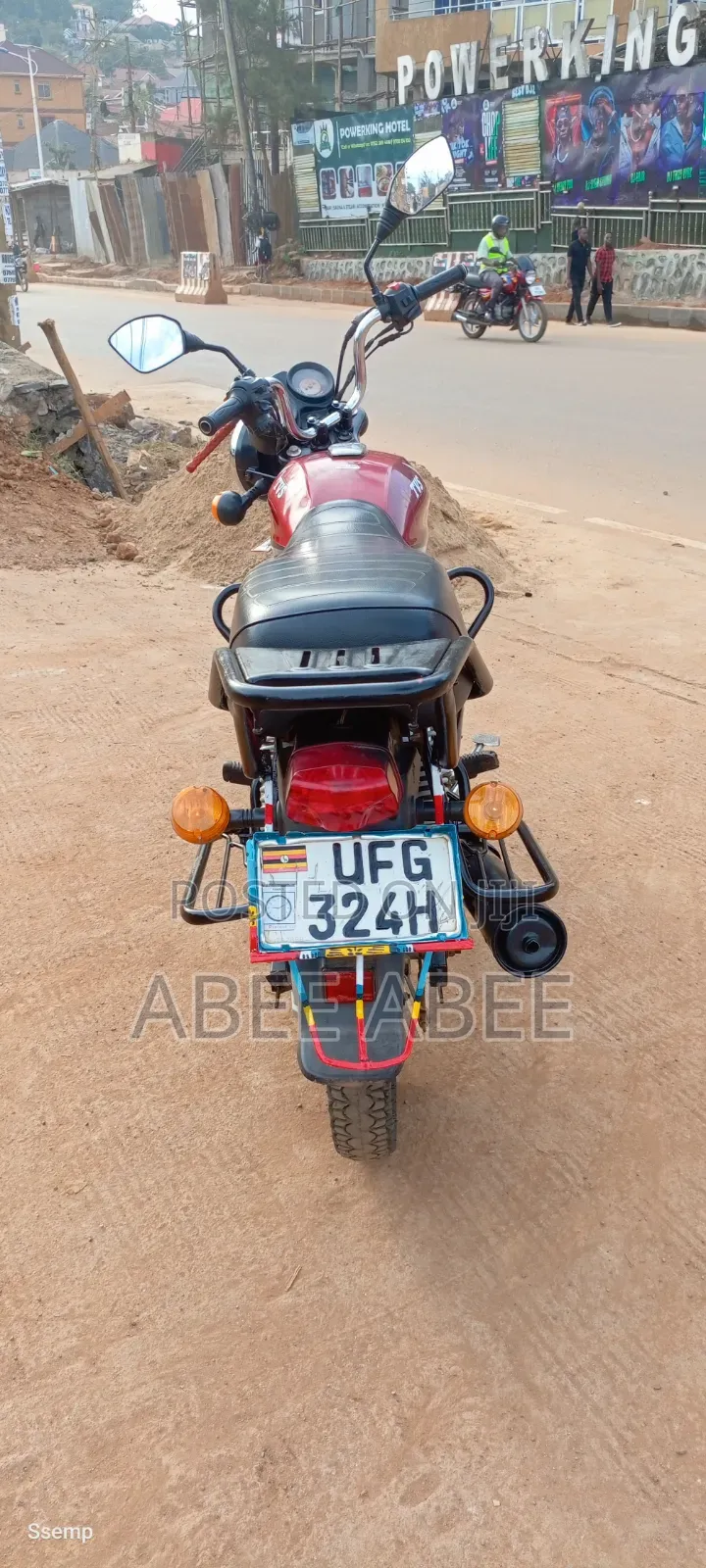 TVS HLX 125 2024 Red