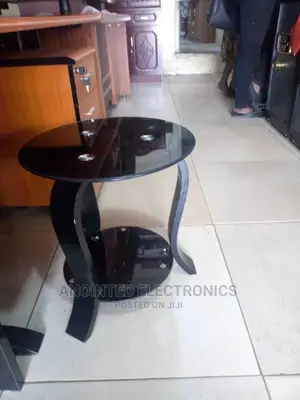 Simple Glass Round Table