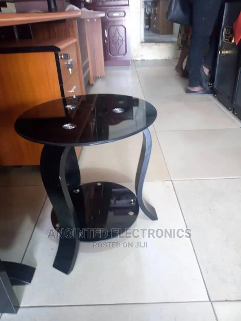 Simple Glass Round Table