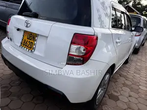 Toyota IST 2010 White