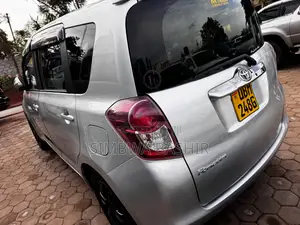 Toyota Ractis 2008 Silver