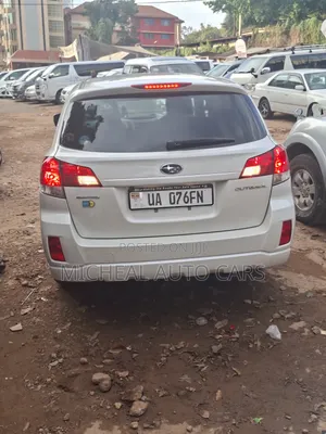 Subaru Outback 2011 White