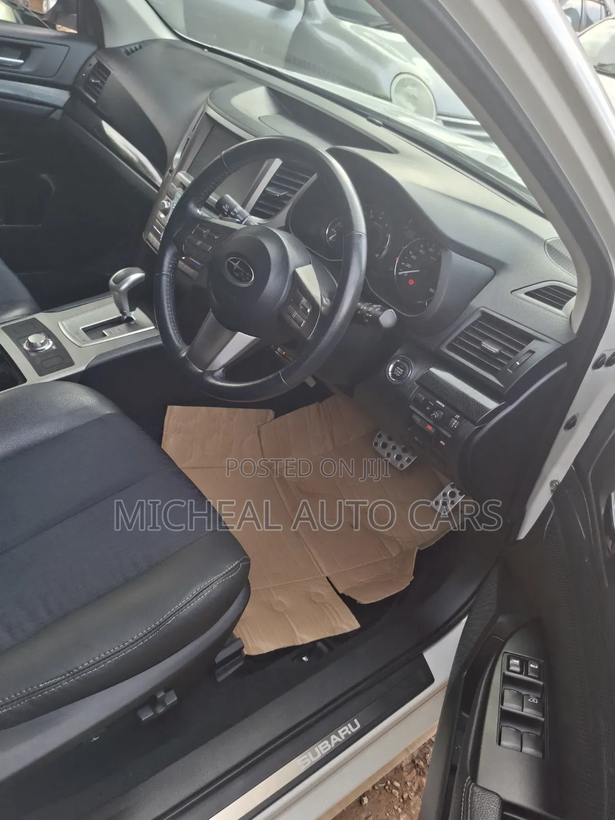 Subaru Outback 2011 White