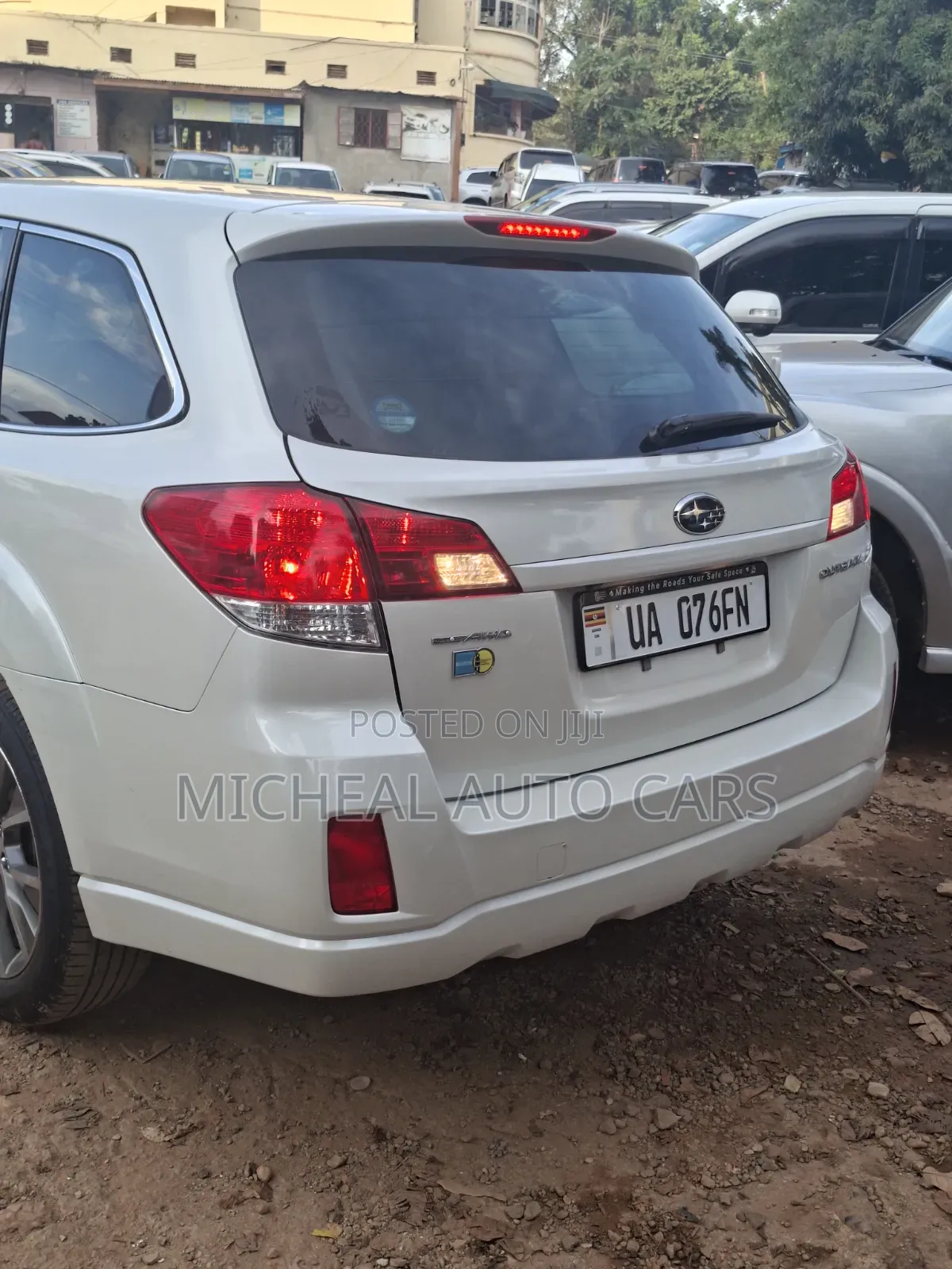 Subaru Outback 2011 White