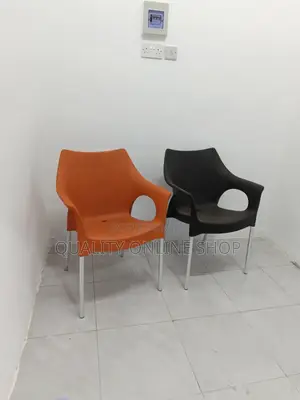 Curved Backrest VIP Plastic Chairs Plastic Chairs