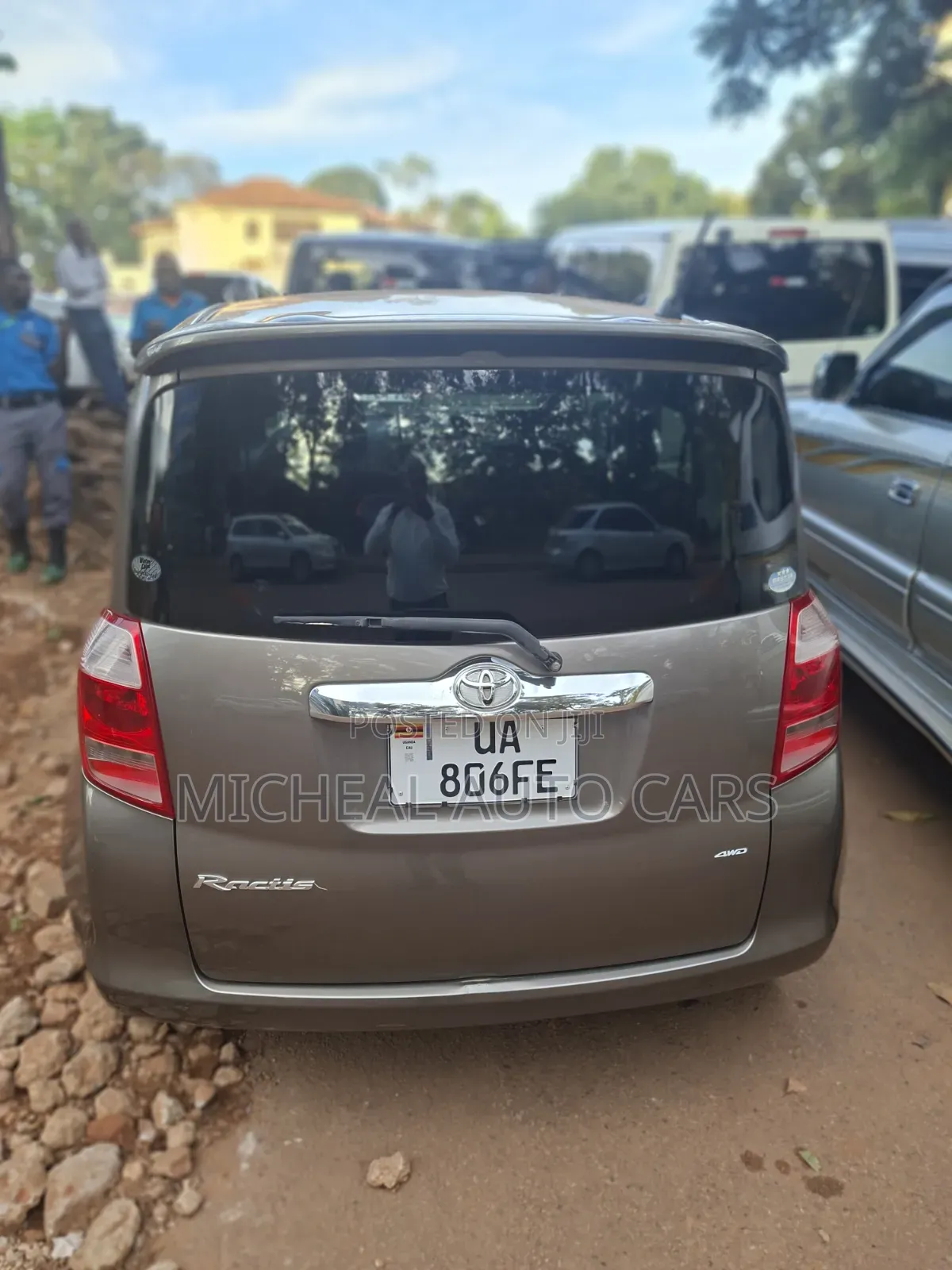 Toyota Ractis 2010 Gray