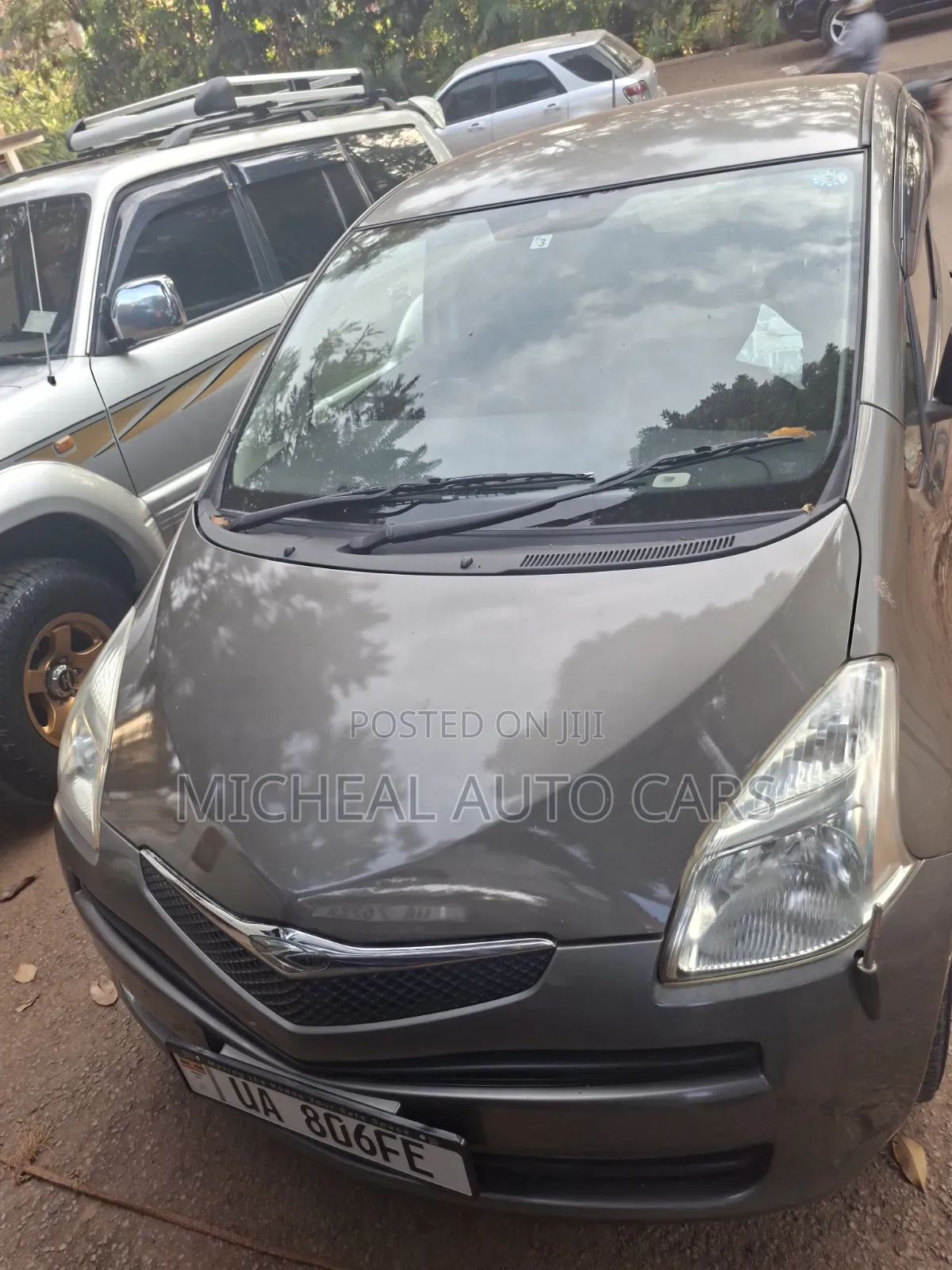 Toyota Ractis 2010 Gray
