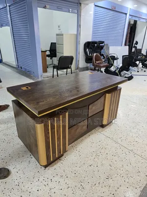 Quality Modern Office Desks Office Desks 1.4mtrs