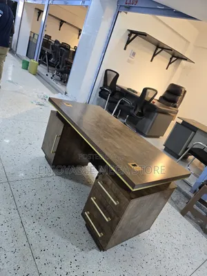 Quality Modern Office Desks Office Desks 1.4mtrs